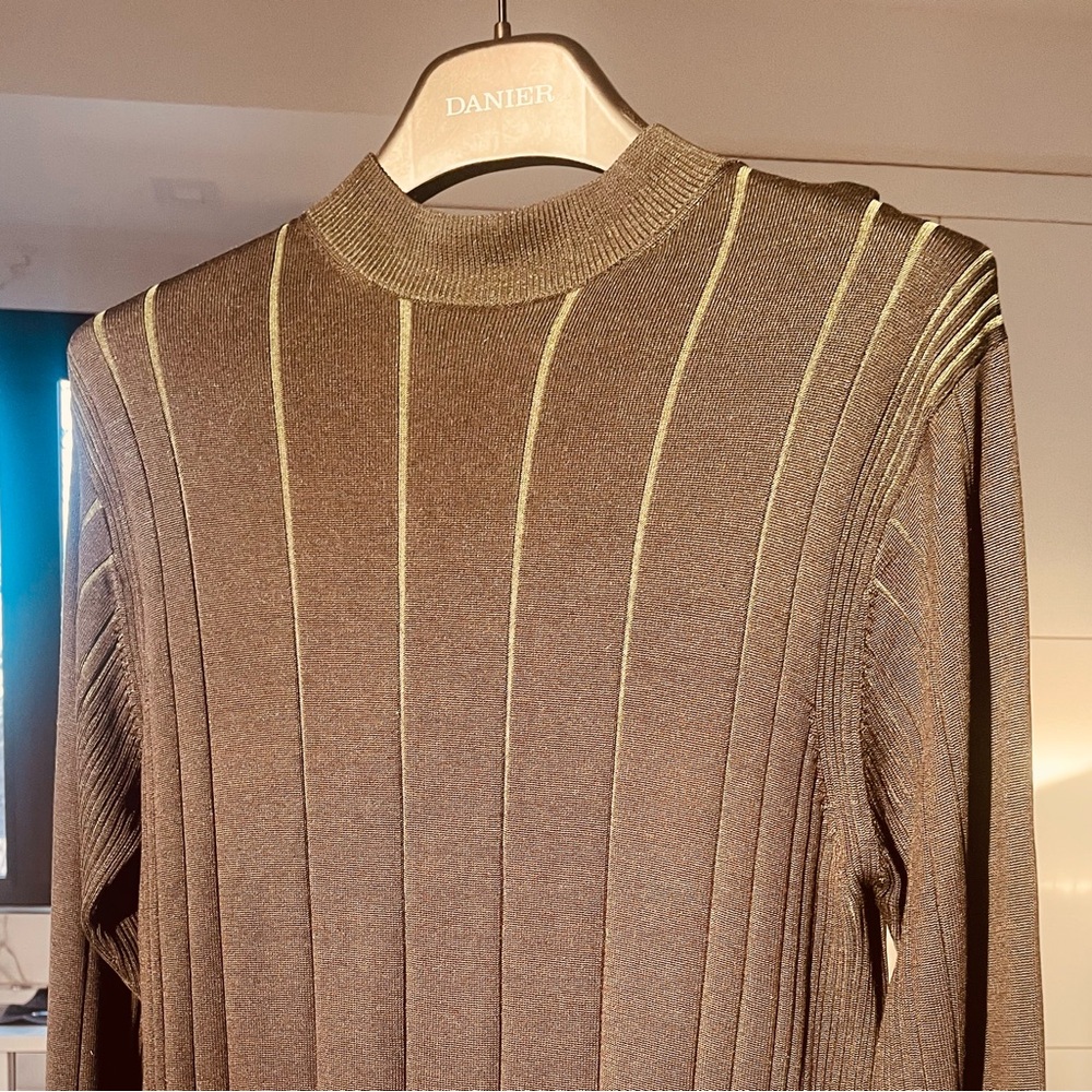 Jhane Barnes100%Silk  Black Long Sleeve Sweater with Green Stripe’s